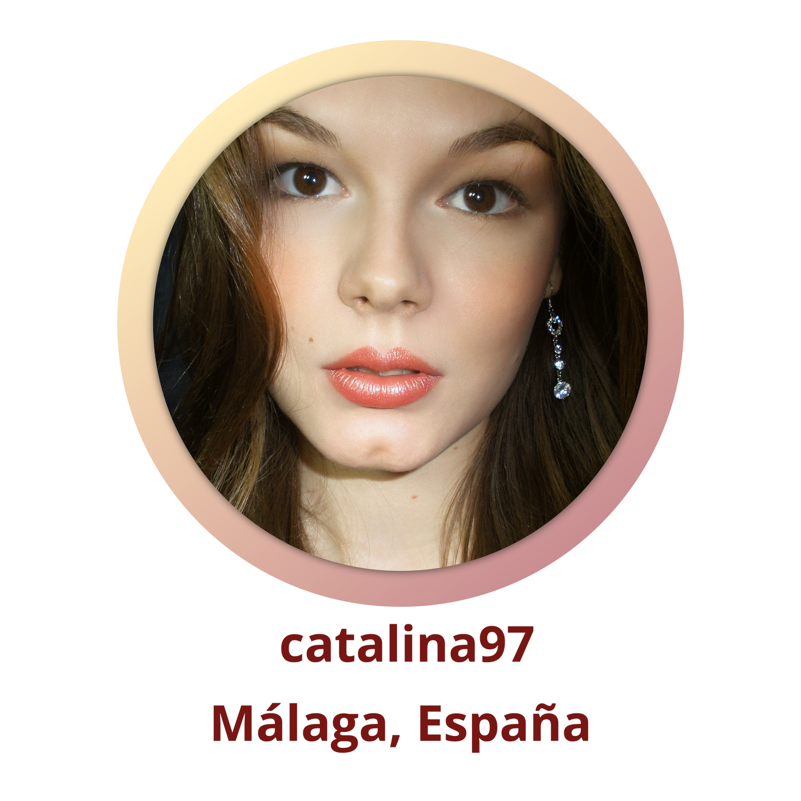 Zdjęcie podpisane catalina97; Málaga, España przedstawia nastoletnią dziewczynę w delikatnym makijażu o długich brązowych włosach.