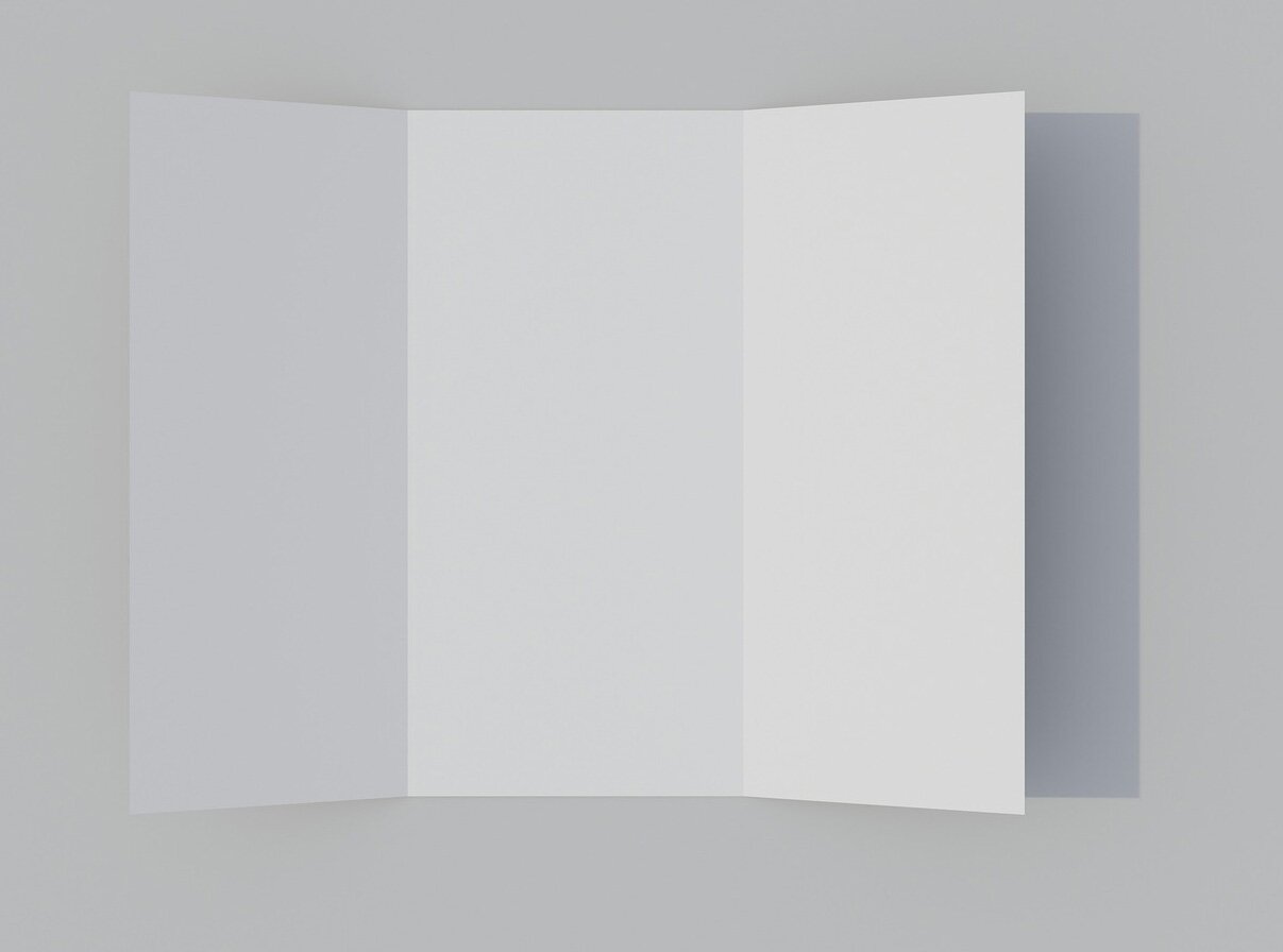 Grafika przedstawia trójdzielną broszurę, bez tekstu, prezentującą przykładowy sposób składania broszury. Całość na szarym tle.