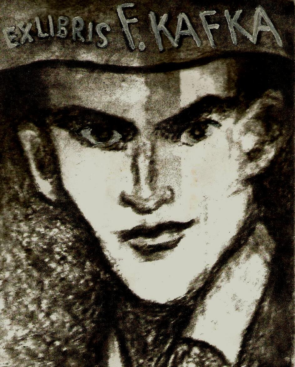 Grafika czarno‑biała przedstawia młodego mężczyznę. Na górze grafiki napis: Exlibris F. Kafka. 