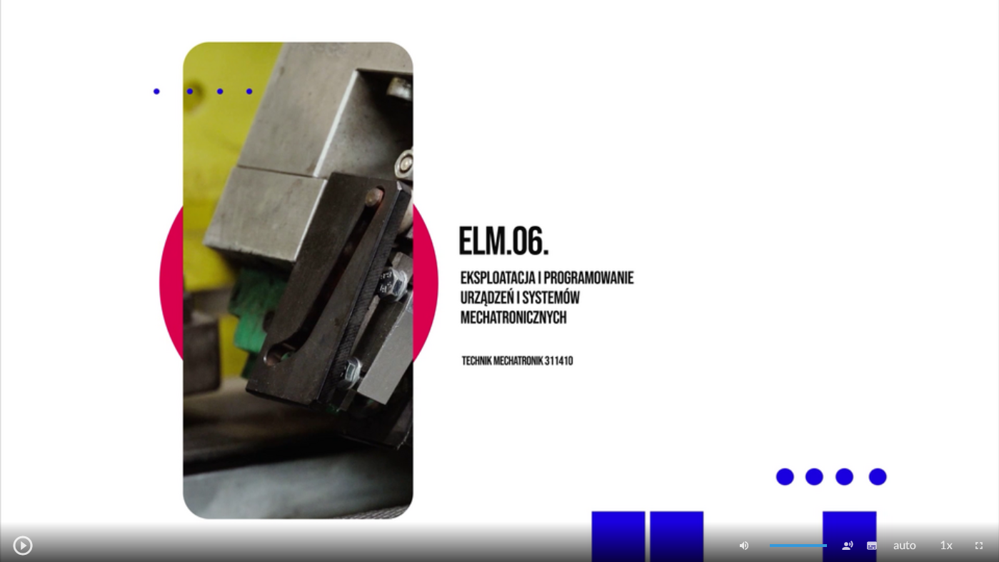Ilustracja przedstawia ekran startowy filmu. Na środku ekranu znajduje się prostokątna plansza z tytułem filmu: Prezenstacja obsługi urządzeń i systemów mechatronicznych. Poniżej: Eksploatacja i programowanie urządzeń i systemów mechatronicznych, niżej: technik mechatronik 311410.