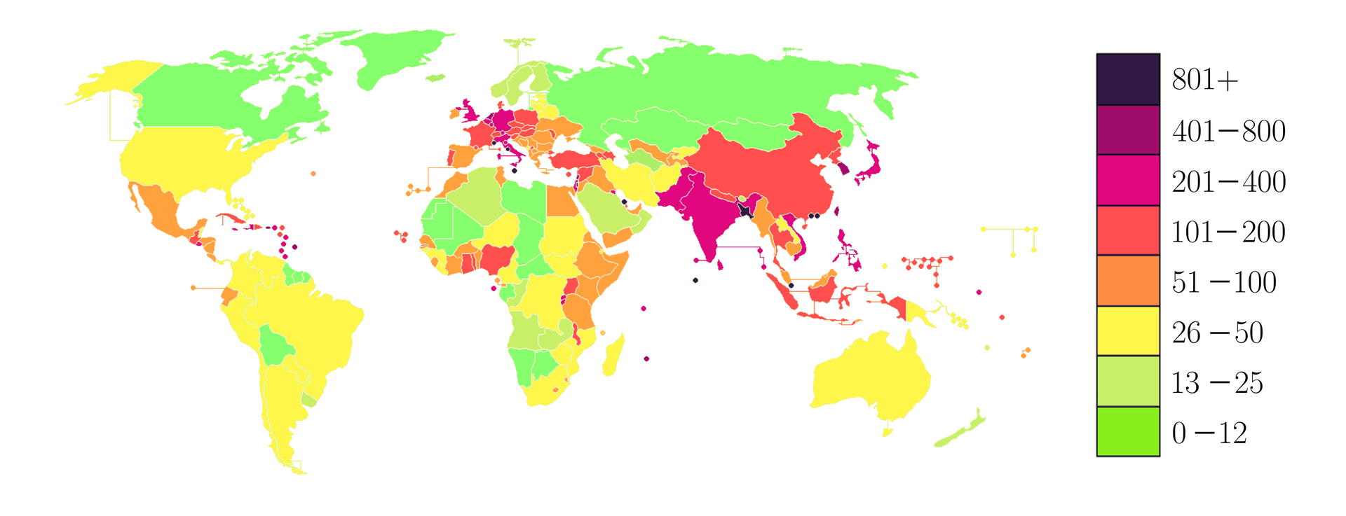 Ilustracja przedstawia mapę świata, na której każde państwo zaznaczone jest jednym z kolorów określonych przez legendę umieszczoną po prawej. Legenda składa się z ośmiu małych prostokątów, każdy w innym kolorze. Każdy z tych kolorów symbolizuje inne zaludnienie w przeliczeniu na kilometr kwadratowy. Zielony (0-12, tu na przykład należy Rosja czy Kanada), jasnozielony (13-25 tu należą na przykład Arabia Saudyjska czy Algieria), żółty (26-50 tu należą na przykład Australia czy Białoruś), pomarańczowy (51-100, tu na przykład należą Ukraina czy Meksyk), czerwony (101-200, tu na przykład należą Chiny i Polska), ciemnoróżowy (201-400, tu na przykład należą Malawi czy Japonia), ciemnofioletowy (401-800, tu na przykład należą Niemcy czy Indie), czarny fiolet (powyżej 801 i do tej grupy zaliczamy Bangladesz).