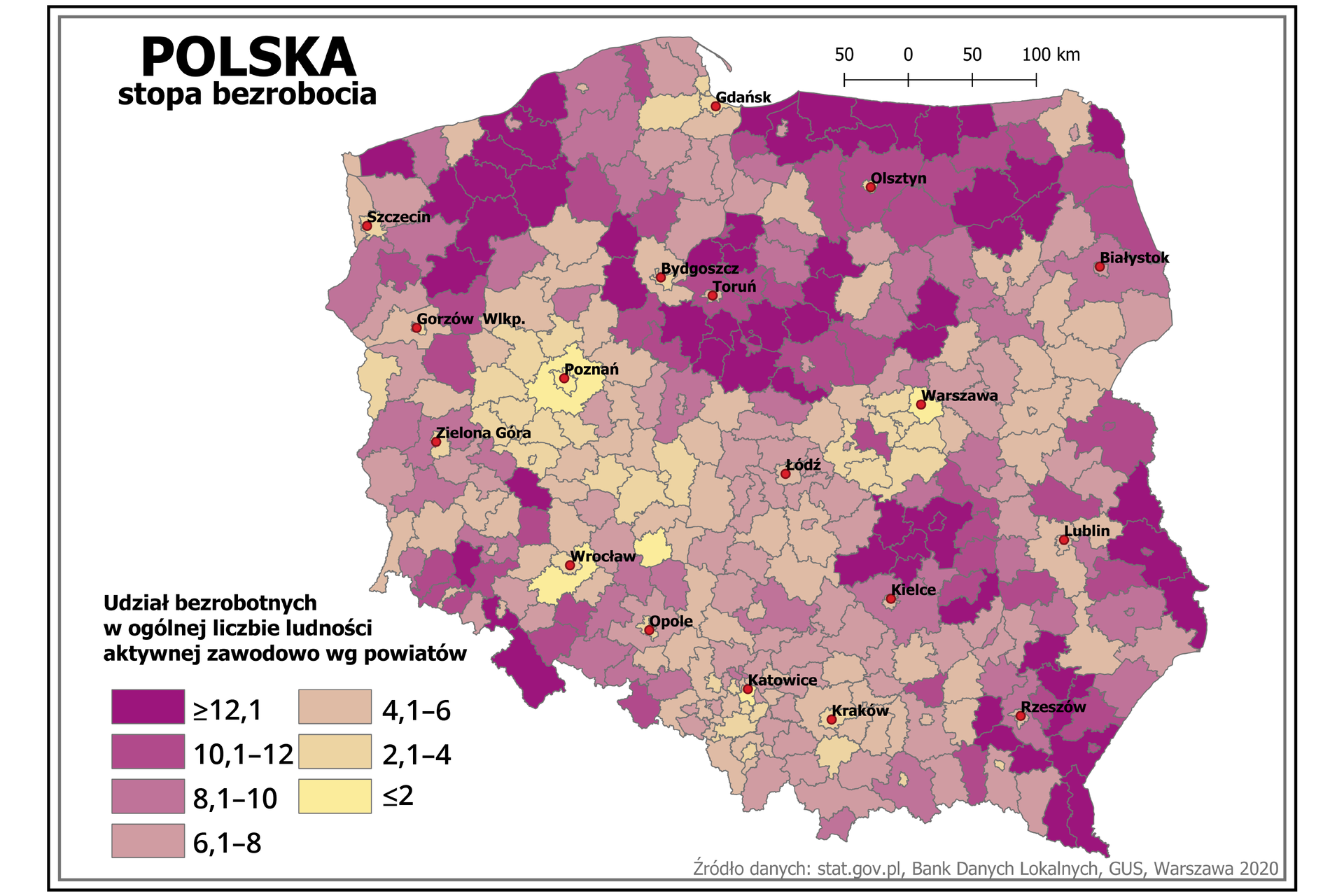 Mapa przedstawia Polskę z podziałem na powiaty. Na mapie przedstawiono stopę bezrobocia. Granice powiatów zaznaczone są szarymi liniami. Czerwonymi kropkami zaznaczono miasta wojewódzkie. W lewym dolnym rogu legenda z napisem u góry: „Udział bezrobotnych w ogólnej liczbie ludności aktywnej zawodowo według powiatów”. Poniżej umieszczono siedem kolorowych prostokątów i opisano wartości udziału bezrobotnych. Wartości powyżej dwunastu i jednej dziesiątej procenta oznaczono kolorem ciemnoróżowym. Kolejne przedziały oznaczono stopniowo coraz jaśniejszymi kolorami, do koloru jasnoróżowego. Wartości tych przedziałów to od dziesięciu i jednej dziesiątej do dwunastu procent, od ośmiu i jednej dziesiątej do dziesięciu procent i od sześciu i jednej dziesiątej do ośmiu procent. Kolejne trzy przedziały oznaczono kolorami przechodzącymi stopniowo w kolor żółty, są to przedziały od czterech i jednej dziesiątej do sześciu procent, od dwóch i jednej dziesiątej do czterech procent i przedział dla wartości poniżej dwóch procent. Największa stopa bezrobocia, powyżej dwunastu i jednej dziesiątej procent występuje w centralnej części województwa zachodniopomorskiego, a także na znacznych obszarach w województwie kujawsko‑pomorskim, warmińsko‑mazurskim, podlaskim, świętokrzyskim, w zachodniej części lubelskiego, województwie podkarpackim i w południowej części dolnośląskiego. Najmniejsze bezrobocie, najczęściej poniżej dwóch procent notowane jest w miastach wojewódzkich i w powiatach wokół nich. Niskie bezrobocie notowane jest niemal w całym województwie wielkopolskim, na śląsku, w Małopolsce, w okolicach Trójmiasta i w centralnej części Mazowsza.