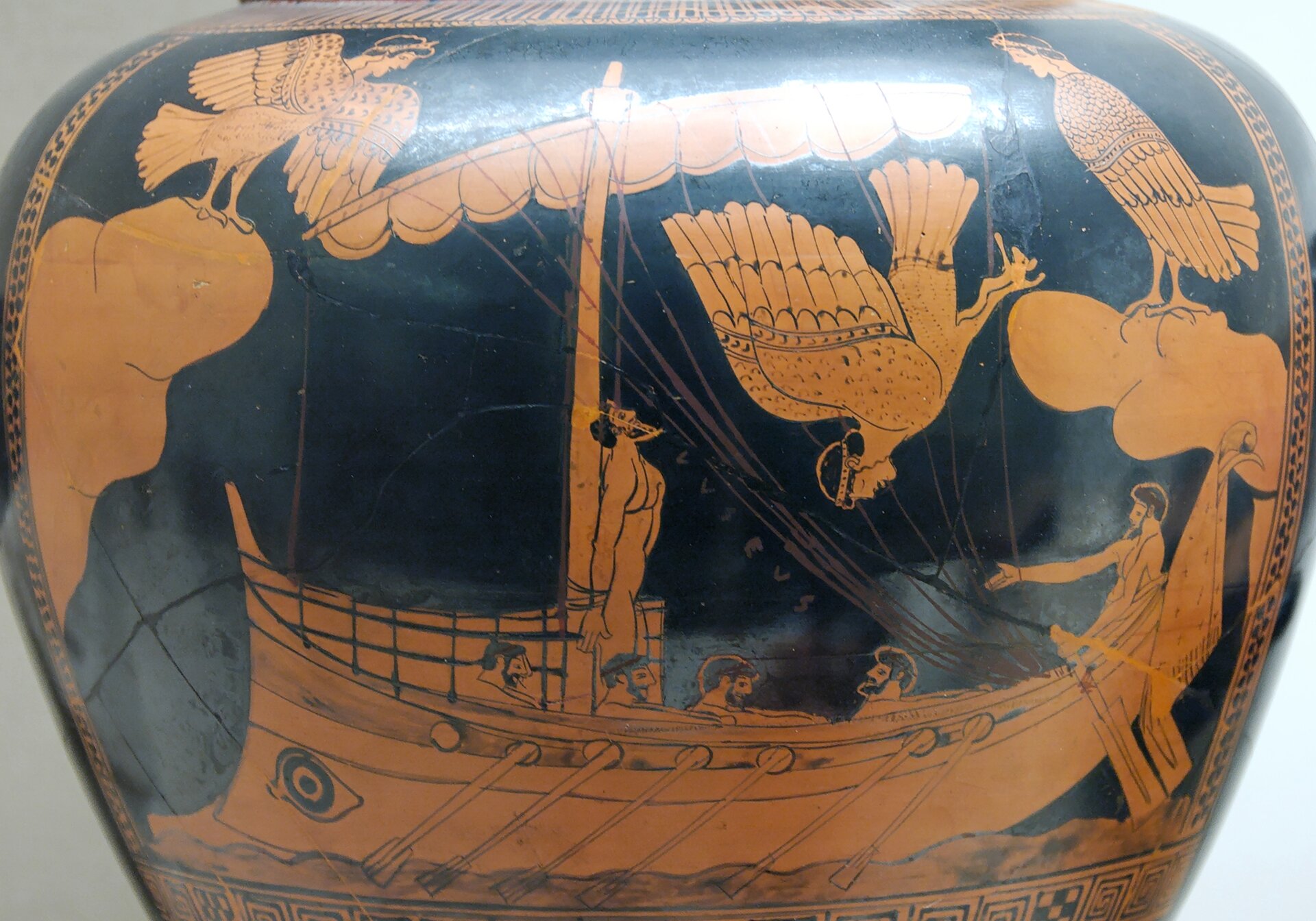 Grecka waza przedstawiająca Odyseusza i Syreny Grecka waza przedstawiająca Odyseusza i Syreny Źródło: Autor nieznany, ok. 480-470 p.n.e., British Museum, Londyn, domena publiczna.