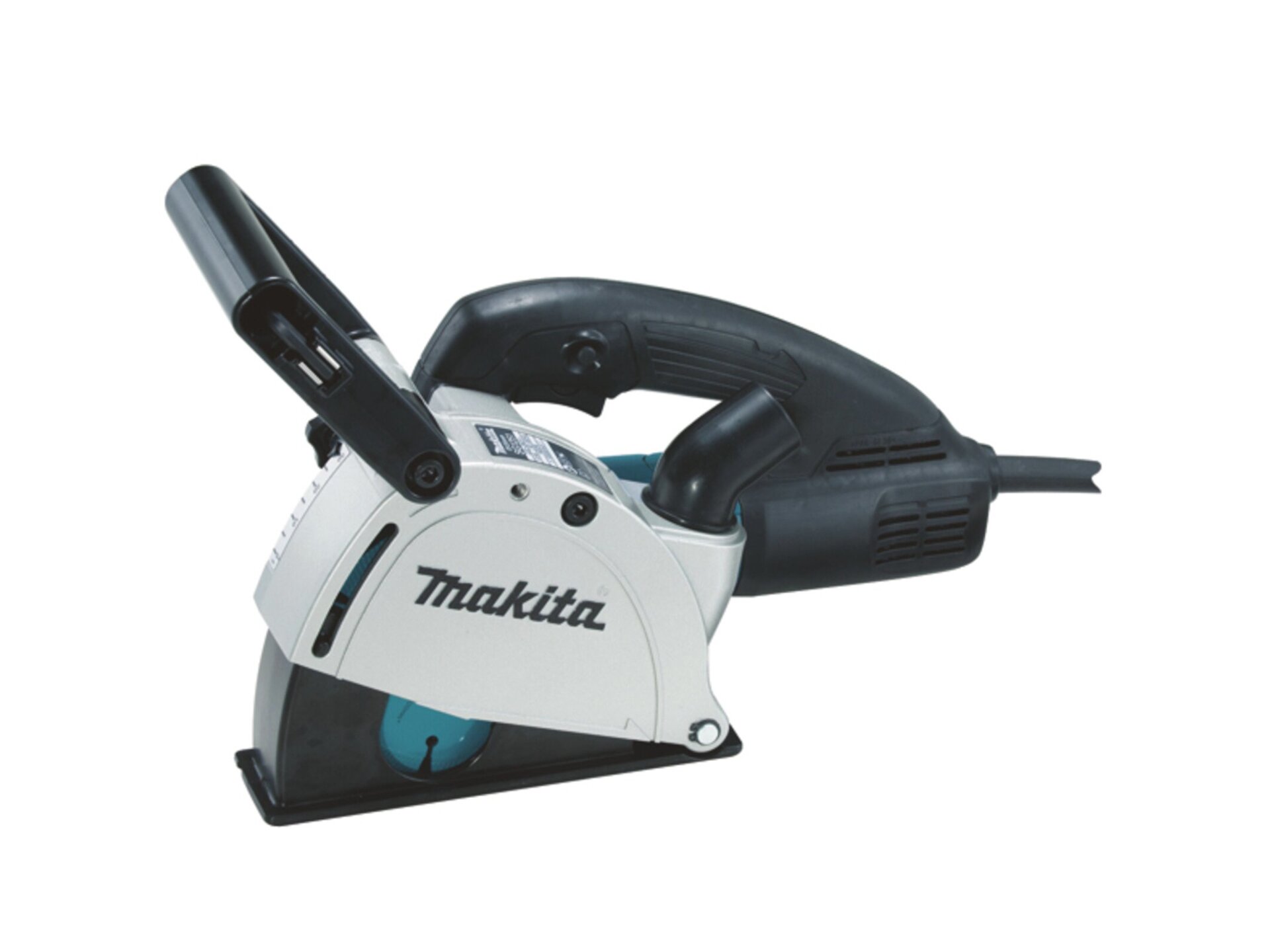 Grafika przedstawia bruzdownicę. Jest to urządzenie umożliwiające wycinanie rowków w powierzchni betonowej. Charakteryzuje się ona obudową wykonaną z trwałego tworzywa sztucznego, która zapewnia wytrzymałość i ochronę narzędzia. Obudowa ma płaską dolną część, która stabilnie przylega do powierzchni pracy, umożliwiając precyzyjne prowadzenie narzędzia. W części górnej znajduje się uchwyt oraz rękojeść. Obydwa elementy umożliwiają pewne i ergonomiczne trzymanie narzędzia podczas pracy. Z części bocznej korpusu bruzdownicy wystaje element w kształcie rurki. Jest to otwór, który pełni funkcję odsysania pyłu. Na obudowie widoczna jest także nazwa urządzenia.