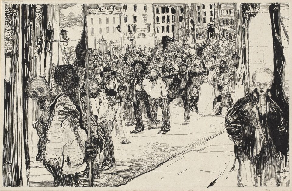 Ilustracja przedstawia manifestację przemieszczającą się ulicami jednego z miast. Na obrazie widzimy bezładną masę ubogo ubranych ludzi. Ich ciała się jakby zlewają. Bardziej wyraźne są ich groteskowo uchwycone twarze. Wśród demonstrujących są kobiety, mężczyźni i dzieci. W niewielkim oddaleniu od grupy, na pierwszym planie, widzimy dwóch mężczyzn stojących samotnie po przeciwległych stronach ulicy. Mężczyzna z lewej strony ma przekrzywioną głowę, wielkie oczy i szeroko otwarte usta. W ręku trzyma czarny sztandar. Mężczyzna z prawej strony ma krótkie, zaczesane do góry włosy, wysokie czoło i bardzo pociągłą twarzy. Ubrany jest w obszerną kurtkę i spodnie, a obie ręce ma schowane w kieszeniach. W oddali widać kamienice.
