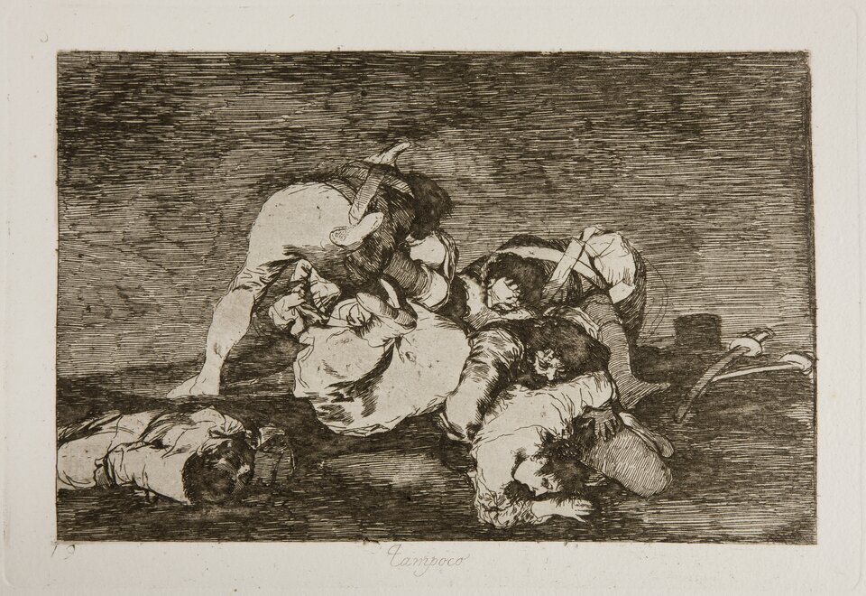 Ilustracja przedstawia żołnierzy w trakcie potyczki. Czterej mężczyźni ubrani w mundury skłębieni są w jedną bryłę. Obok po lewej stronie leży ciało martwego żołnierza. Po prawej dwie porzucone szable.