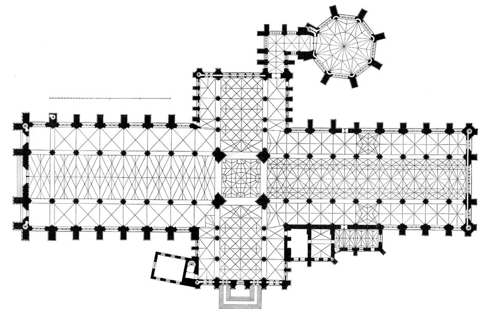 Ilustracja przedstawia plan katedry w York w Anglii. Dzieło powstało na przełomie XII/XIV wieku. Plan katedry jest w kształcie krzyża. Posiada trzy nawy, prostokątny chór oraz wieżę centralną na skrzyżowaniu nawy z transeptem. Na nawie głównej umieszczone jest sklepienie sieciowe. Na południowej stronie fasady zostało umieszczone duże okno w postaci różycy.