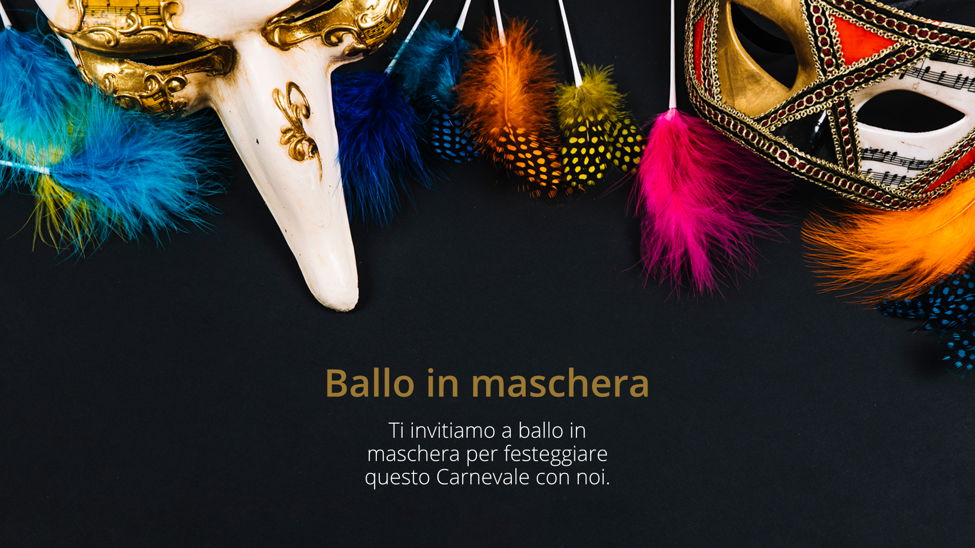 Ilustracja przedstawia zaproszenie na bal maskowy. Na górze zaproszenia znajdują się maski. Poniżej widoczny jest tekst zaproszenia: Ballo in maschera. Ti invitiamo a ballo in maschera per festeggiare questo Carnevale con noi.