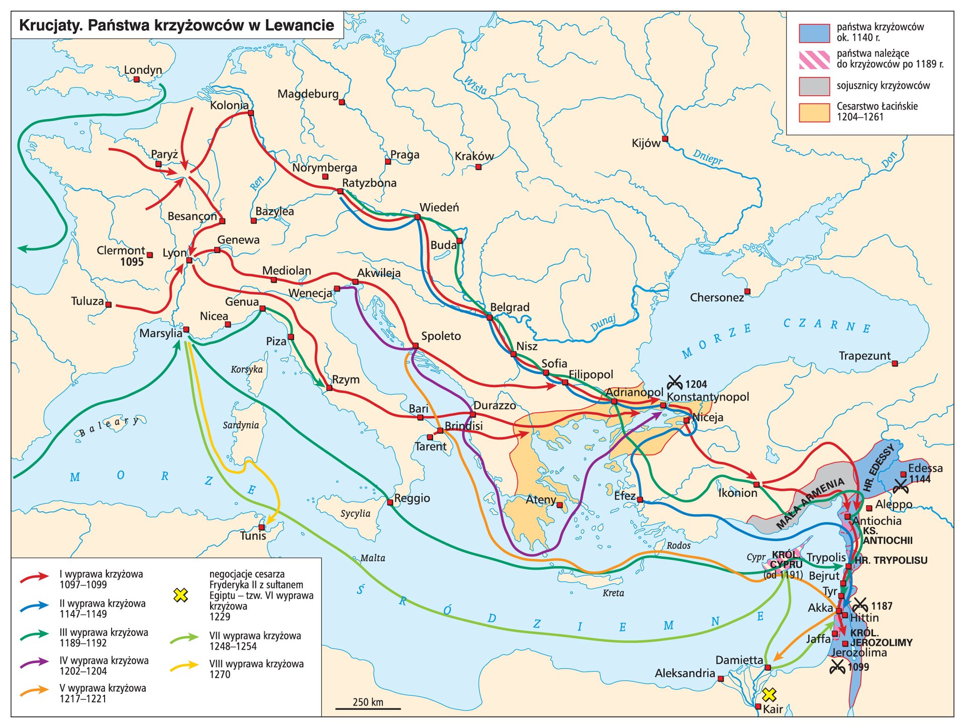 Mapa przedstawia trasę krucjat oraz państwa krzyżowców które utworzyli oni w Lewancie. Pierwsza wyprawa krzyżowa trwała od 1097 do 1099 roku. Szła aż trzema trasami. Grupy krzyżowców z Francji zebrały się pod Paryżem i w Lyonie. Grupa spod Paryża szła drogą lądową przez Wiedeń, Belgrad, Konstantynopol i dotarła do Jerozolimy. Grupa druga rozdzieliła się na dwie kolumny. Jedna wyruszyła przez półwysep Apeniński i przeprawiła się na Bałkany, łącząc się z resztą krzyżowców. Druga kolumna ruszyła wybrzeżem Dalmacji i połączyła się z pierwszą grupą w Bułgarii. Druga wyprawa krzyżowa trwała od 1147 do 1149 roku. Wyruszyła ona z miasta Ratyzbona i droga lądową dotarła do Konstantynopola. Tam przeprawiła się do Azji Mniejszej i wzdłuż jej wybrzeża dotarła na jej południe. Następny fragment pokonała drogą morską i zakończyła swój marsz w Akce. Trzecia wyprawa krzyżowa trwała od 1189 do 1192 roku. Trzecia wyprawa wyruszyła z Londynu i Ratyzbona. Ta która wyruszyła z Ratyzbona miała identyczną trasę jak druga krucjata. Grupa która wyruszyła z Londynu drogą morską przepłynęła przez cieśninę Gibraltarską i dotarła do Marsylii. Stamtąd część krzyżowców wyruszyła do Włoch, a reszta kontynuowała wyprawę droga morską. Dopłynęli oni na Cypr, a stamtąd przeprawili się do Trypolisu. Czwarta wyprawa krzyżowa trwała od 1202 do 1204 roku. Wyruszyła on z Wenecji. Krzyżowcy drogą morską wzdłuż wybrzeża Dalmacji i Grecji dopłynęli do Konstantynopola i go złupili. Piąta wyprawa krzyżowa trwała od 1217 do 1221 roku. Wyruszyła ona z miasta Spoleto w Dalmacji i droga morską przeprawiła się do Akki, a następnie do Damietty w Egipcie. W 1229 roku na południe od Kairu odbyły się negocjacje cesarza Fryderyka drugiego z sułtanem Egiptu, tak zwana szósta wyprawa krzyżowa. Siódma wyprawa krzyżowa trwała od 1245 do 1254 roku. Wyruszyła ona z Marsylii. Krzyżowcy droga morską przeprawili się na Cypr, następnie do Damietty w Egipcie, a na koniec wylądowali na wybrzeżu na południe od Akki. Ósma wyprawa krzyżowa odbyła się w 1270 roku. Wyruszyła ona z Marsylii i droga morską dotarła do Tunisu. DO państw krzyżowskim w około 1140 roku należało Królestwo Jerozolimskie, Hrabstwo Trypolisu, Księstwo Antiochii, Hrabstwo Edessy. Wszystkie one były położone na wschodnim wybrzeżu Morza Śródziemnego. Po 1189 roku krzyżowcy kontrolowali jedynie Antiochię, Cypr, Trypolis, Akkę i Jaffę. Sojusznikiem krzyżowców była Mała Armenia, leżące na południowowschodnim wybrzeżu Azji Mniejszej. Cesarstwo Łacińskie od 1204 do 1261 roku kontrolowało obszar wokół cieśnin prowadzących na Morze Czarne, Trację, wyspy Egejskie, Peloponez i wschodnią Grecję.
