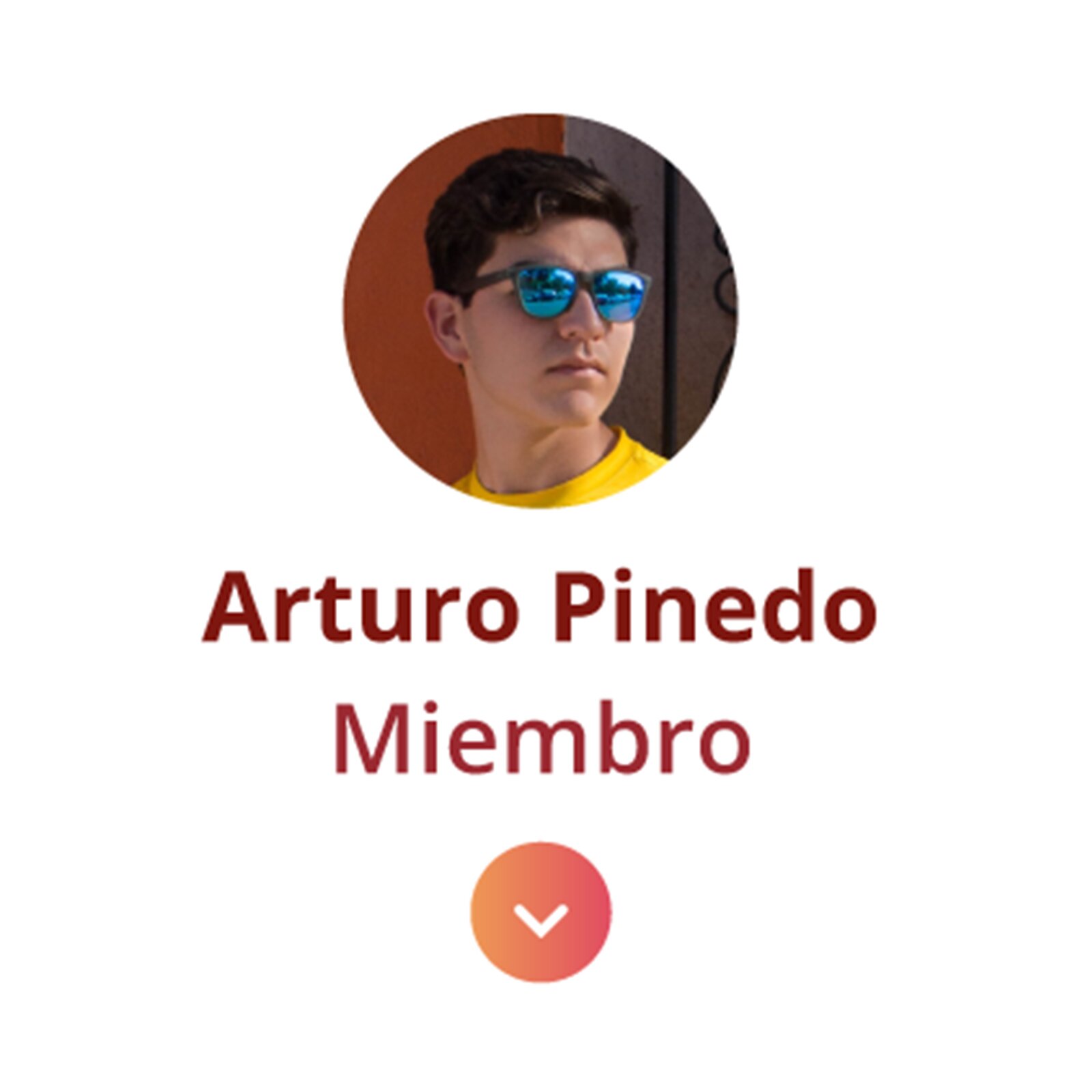 Grafika przedstawia zdjęcie profilowe użytkownika forum. Podpis: Arturo Pinedo. Miembro
