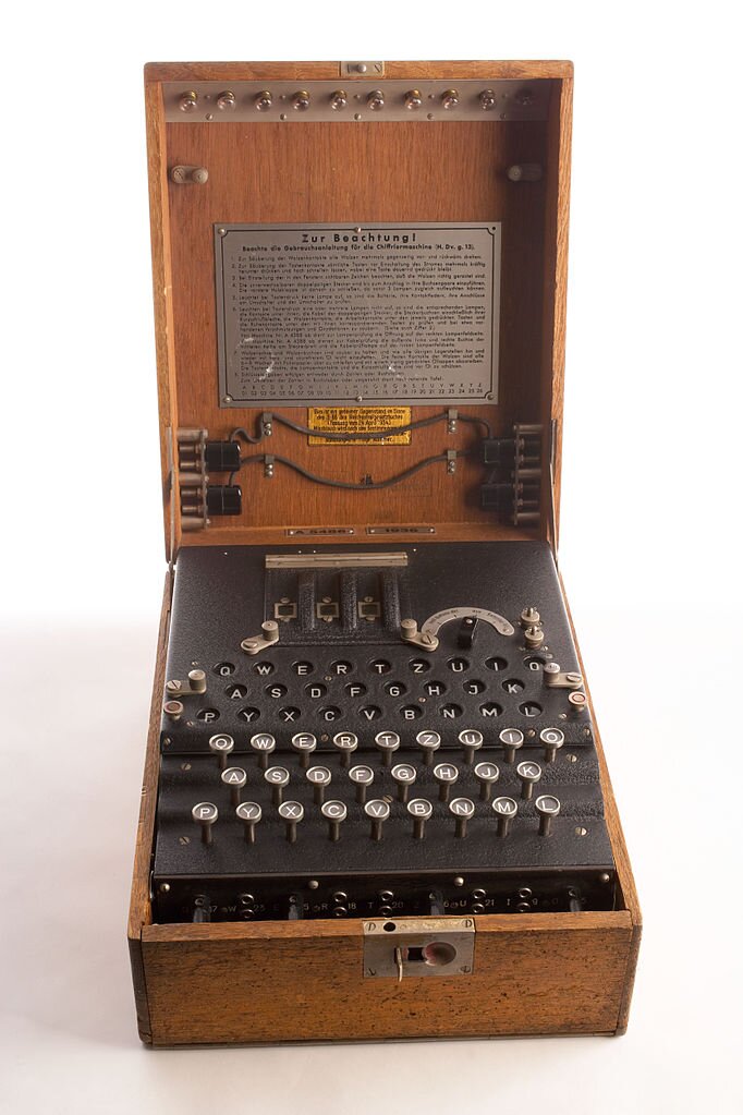 Enigma Źródło: United States Government Work, Enigma, domena publiczna.