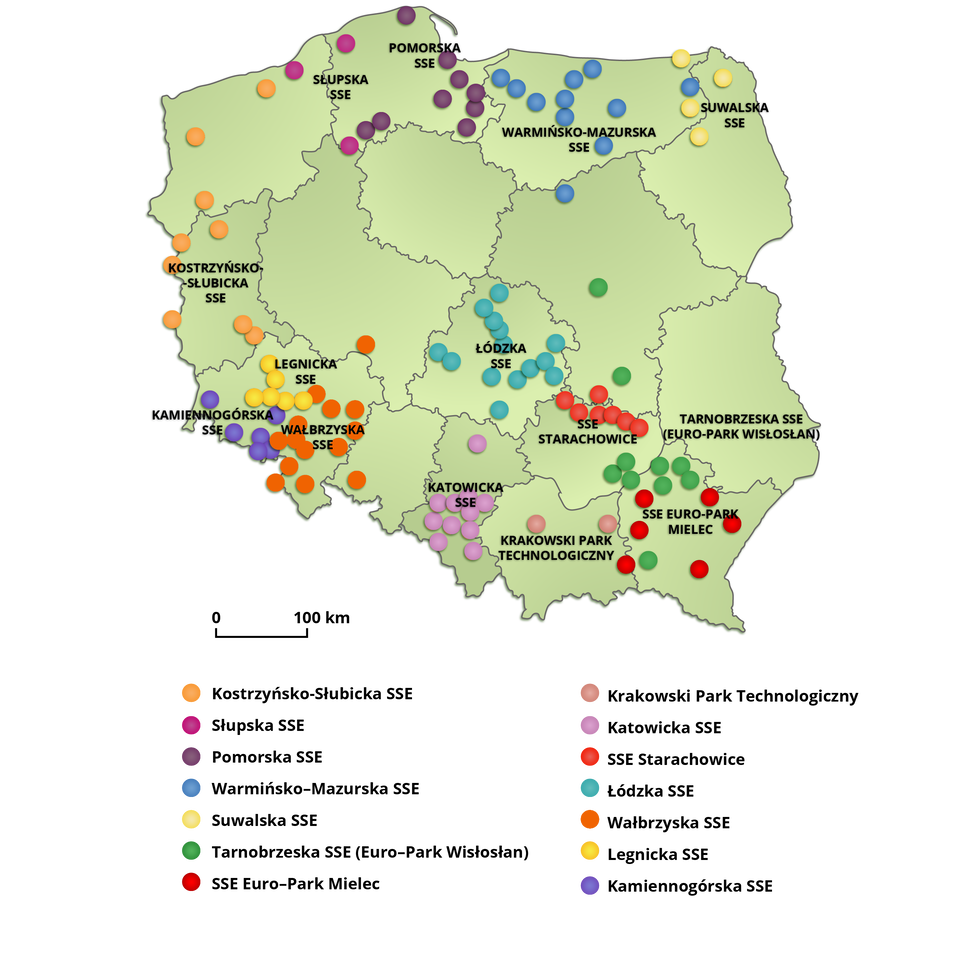Na mapie Polski zaznaczono kolorowymi kropkami zarządzających obszarami specjalnych stref ekonomicznych. Pomorska SSE 9 punktów. Słupska SSE trzy punkty. Kostrzyńsko‑Słubicka SSE 9 punktów. Warmińsko‑Mazurska SSE 11 punktów. Suwalska SSE 4 punkty. Legnicka SSE 6 punktów. Wałbrzyska SSE 14 punktów. Kamiennogórska SSE 6 punktów. Łódzka SSE 14 punktów. SSE Starachowice 7 punktów. SSE Euro‑Park Mielec 6 punktów. Tarnobrzeska SSE  (Euro‑Park Wisłosłan) 10 punktów. Katowicka SSE11 punktów. Krakowski Park Technologiczny 2 punkty. 