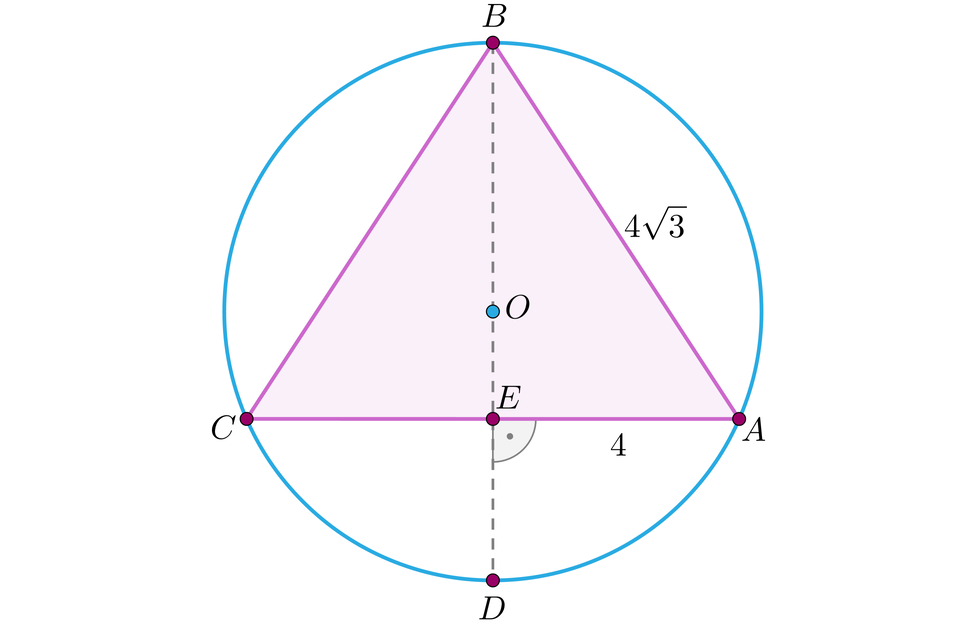 Ilustracja przedstawia trójkąt A B C wpisany w okrąg. Środek okręgu podpisano literą O, punkt ten leży na wysokości opuszczonej z wierzchołka B na odcinek AC, spodek tej wysokości podpisano literą E. Punkt leżący na przecięciu przedłużenia tej wysokości i okręgu podpisano literą D. Odcinek AB , ma długość cztery pierwiastek kwadratowy z trzy koniec pierwiastka, odcinek AE ma długość cztery.