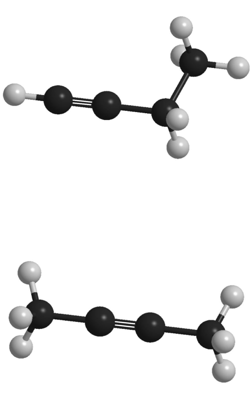 Grafika składa się z dwóch modeli cząsteczki butynu. Na górze znajduję się model cząsteczki but-1-ynu. Zbudowany jest z 4 czarnych kulek odpowiadających atomom węgla oraz 6 szarych kulek, które symbolizują atomy wodoru. Między pierwszą i drugą czarną kulką znajduje się wiązanie potrójne, pozostałe wiązania między czarnymi kulkami są pojedyncze. Wszystkie szare kulki połączone są z czarnymi kulkami wiązaniami pojedynczymi. Pierwsza czarna kulka połączona jest z jedną szarą kulką, trzecia z dwiema i czwarta z trzema. Natomiast, do drugiej czarnej kulki nie ma przyłączonej żadnej szarej kulki. Pierwsze trzy czarne kulki leżą w linii prostej. Na dole przedstawiony jest model cząsteczki but-2-ynu, który również składa się z 4 czarnych kulek odpowiadających atomom węgla oraz z 6 szarych kulek odpowiadających atomom wodoru. Wiązanie potrójne występuje pomiędzy druga a trzecią czarną kulką. Pozostałe wiązania są pojedyncze. Do pierwszej i czwartek czarnej kulki przyłączone są po trzy szare kulki. Natomiast, do drugiej i trzeciej czarnej kulki nie są przyłączone żadne szare kulki. Wszystkie czarne kulki leżą w prostej linii.