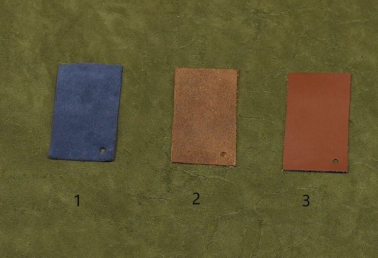 Zdjęcie przedstawia próbniki skór różnego sposobu wykańczania1 i 2 - skóra wykończona od strony mizdry - welur,3 - skóra wykończona od strony lica - "Selena"