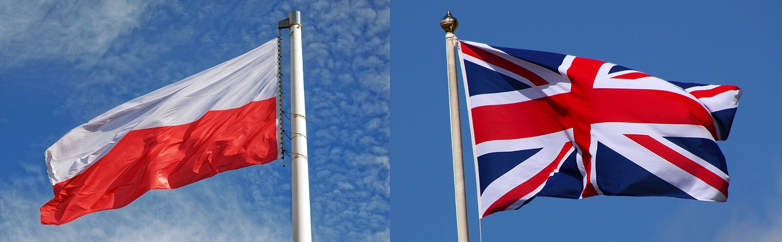 Ilustracja składa się z dwóch zdjęć. Na zdjęciu po lewej stronie, na tle niebieskiego nieba z białymi chmurkami, widoczna jest powiewająca na wietrze flaga Polski, zamocowana na maszcie. Na zdjęciu po prawej stronie, na tle niebieskiego nieba, widoczna jest powiewająca na wietrze flaga Wielkiej Brytanii, zamocowana na maszcie. 