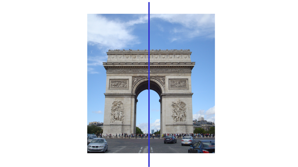 Ilustracja przedstawia łuk triumfalny. Na jego środku poprowadzono prostą. Mówi ona o tym, że prawa strona łuku jest identyczna jak lewa. 