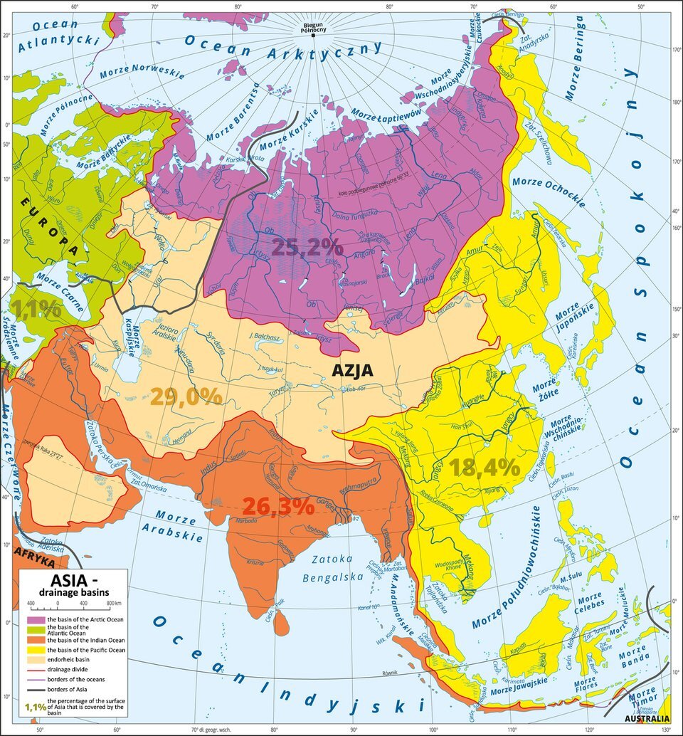 Ilustracja przedstawia mapę Azji oraz zlewisko Oceanu Arktycznego na północy kontynentu (ponad 25 procent), obszar bezodpływowy w środkowej części kontynentu (29 procent), zlewisko Oceanu Indyjskiego na południu (ponad 26 procent), zlewisko Oceanu Spokojnego na wschodzie (ponad 18 procent). Niewielki obszar (około 1 procent) obejmuje zlewisko Oceanu Atlantyckiego, większa część tego zlewiska położona jest na terenie Europy. 