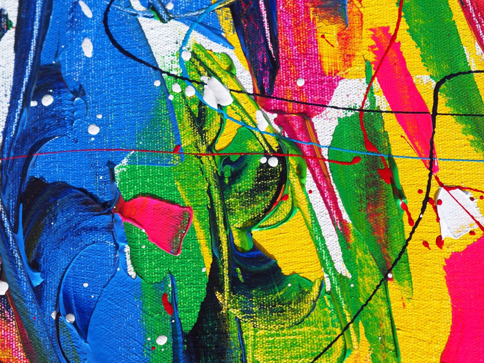 Zdjęcie przedstawia obraz abstrakcyjny, powstały przez malowanie szpachelką. Użyta została szeroka gama barwna, czyli zostały wykorzystane farby gorące, ciepłe, chłodne i zimne w nieregularnych plamach .