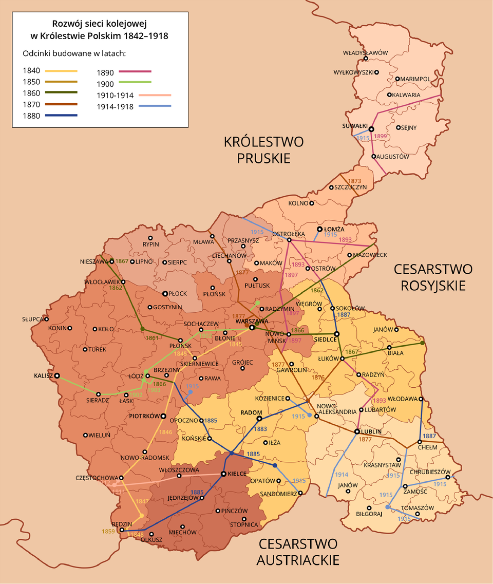 Mapa przedstawia rozwój sieci kolejowej w Królestwie Polskim w latach 1842–1918. Najgęstsza sieć linii kolejowych jest na terenie zaboru pruskiego. Miastem, gdzie przecina się najwięcej linii, jest Warszawa.