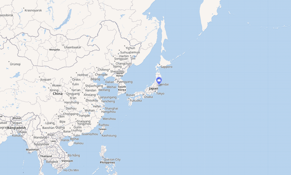 Na mapie wschodniej Azji zaznaczono położenie elektrowni w prefekturze Fukushima. Znajduje się ona w północnej Japonii, niedaleko miasta Sendai.