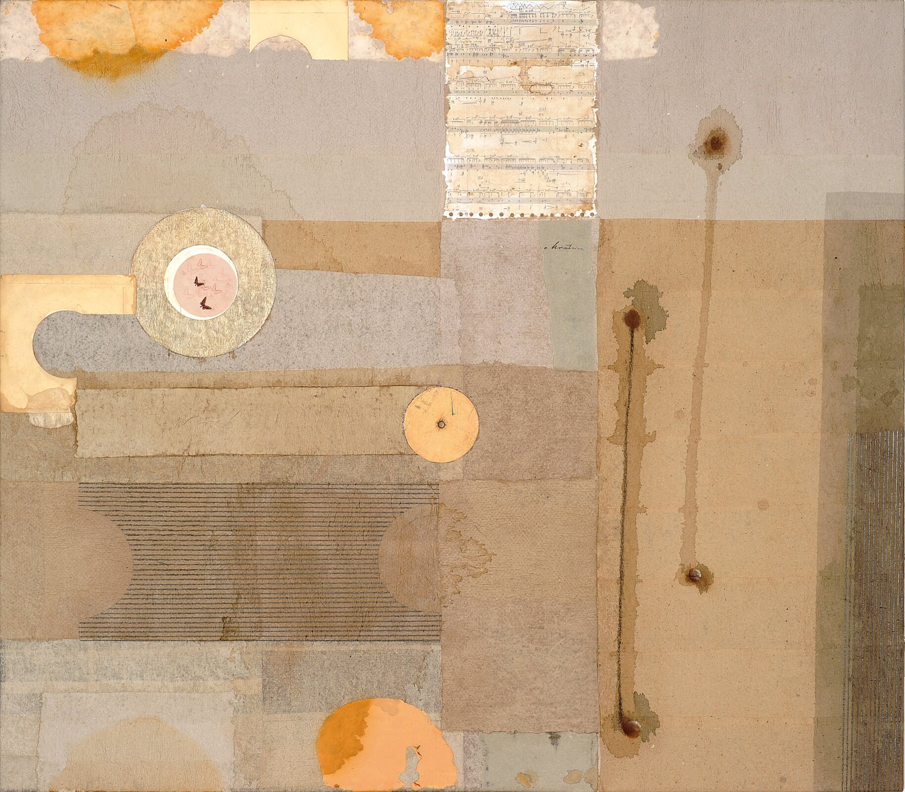 Abstrakcyjne dzieło wykonane jest w technice mieszanej. Składa się z przyklejonych na płótno prostokątnych kształtów oraz kół. Artysta w swej pracy posłużył się różnymi rodzajami tektury i papieru. W górnej partii kompozycji umieszczony został fragment partytury. Po prawej stronie znajdują się dwie rozpływające się, pionowe linie zakończone punktami. Statyczna, otwarta kompozycja utrzymana jest w tonacji beżowej z akcentami żółci i oranżu.