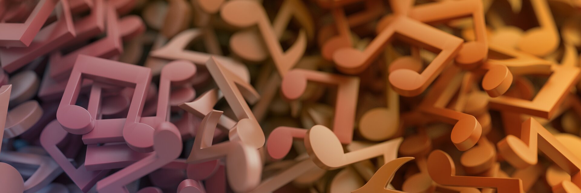 Ilustracja przedstawia kolorowe nutki w formie rozrzuconych klocków - różowe po lewej stronie i pomarańczowe po prawej stronie. Na środku napis: Wielkie przemeblowanie - o muzyce przełomu XIX i XX wieku