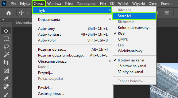 Ilustracja przedstawia okno programu. Z menu wybrano zakładkę Obraz, następnie z listy wybrano Tryb i kolejno Szarości. 