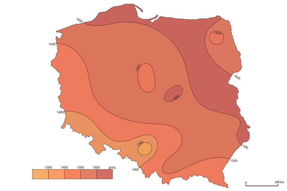 Mapa Polski przedstawia średnie roczne sumy usłonecznienia. Na śląsku występuje 1300 godzin. W rejonie Sudetów 1400 godzin. W pasie od zachodu przez Karpaty 1500 godzin. W pasie od pojezierzy na zachodzie kraju do Lubelszczyzny 1600 godzin z wyjątkiem środka Polski, gdzie występuje 1500 i 1600 godzin. W pasie obejmującym Gdańsk i wschód kraju występuje ponad 1600 godzin. Na Podlasiu występuje 1600 godzin, a w okolicach Suwałk 1500 godzin.
