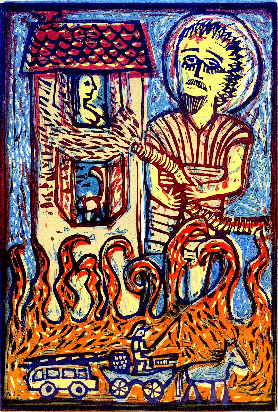 Ilustracja przedstawia linoryt Joanny Frydrychowicz‑Janiak, który ukazuje świętego Floriana. Święty został przedstawiony jako współczesny strażak gaszący pożar. Po lewej stronie stoi dwupiętrowy dom z otwartymi oknami i ciemnoczerwonym dachem. Florian gasi palący się dom. U dołu widać pomarańczowe płomienie, na tle których ukazany jest gaśniczy wóz konny prowadzony przez strażaka i samochód gaśniczy.