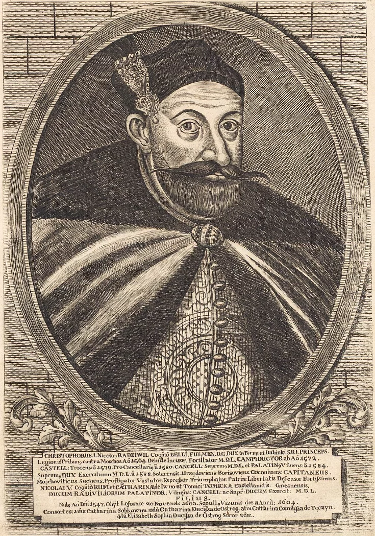 Kliknij, aby powiększyć. Na ilustracji przedstawiono portret mężczyzny. Patrzy on na wprost. Ma długie wąsy oraz brodę. Jego portret znajduję się w ramce. Na głowie ma nakrycie ze zdobieniem obok ucha. Jego ramiona przykrywa płaszcz ze zdobioną spinką.