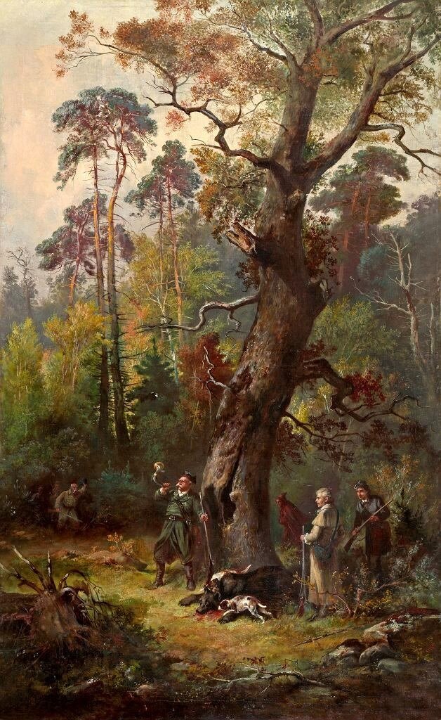 Reprodukcja barwna obrazu olejnego zatytułowanego „Polowanie”. Obraz przedstawia scenę koncertu opisanego przez Adama Mickiewicza w epopei „Pan Tadeusz”. Koncert na bawolim rogu wykonuje Wojski, by ogłosić koniec polowania na niedźwiedzia. Głównym elementem kompozycji jest ukazany w pełnym świetle, na tle lasu, wysoki stary dąb, którego nieco pochylony w prawo pień wyrasta z mchu na polanie. Od pnia na prawo i lewo odchodzą krótkie grube pokręcone konary pokryte zrudziałym listowiem. Na lewo od dębu widać postać Wojskiego, grającego na rogu, stojącego na szeroko rozstawionych nogach. Wojski ma siwe wąsy, ukazany jest lewym półprofilem. Nosi zielony kontusz i zieloną czapkę z futrem. Prawą ręką trzyma róg, lewą lufę strzelby. U stóp dębu leży ubity niedźwiedź, z którego wypływa krew. Z prawej strony obwąchuje go pies myśliwski, próbując zlizać trochę krwi. Ma on biało‑brązowe łaty. Drugi, podobny pies zaszedł niedźwiedzia z drugiej strony, włożył pysk i łapę na jego karku. Z prawej strony w jasnym, długim do kostek angielskim płaszczu z peleryną, z niewielką błękitną torbą przewieszoną na pasku, stoi mężczyzna  trzymający strzelbę. Ma zaczesane starannie do tyłu siwe włosy, krótko przycięty wąsik, białe koronkowe mankiety koszuli. Na prawo od niego, trzymając przed sobą oburącz strzelbę, z lufą skierowaną skosem w górę, w prawą stronę nadchodzi pochylony młodszy mężczyzna w zielonym krótkim płaszczu i tej samej barwy kapelusiku myśliwskim na głowie. Pomiędzy nim a dębem w tle, w oddali, biegnie mężczyzna w brązowym habicie. Z lewej strony Wojskiego, z lasu w oddali, wychodzą jeden za drugim trzej myśliwi. Idący na czele starzec w jasnym płaszczu unosi w dłoni nad głową czapkę. W dolnym rogu, z lewej strony, kompozycję zamyka najeżona korzeniami pozostałość pnia po wyciętym drzewie.