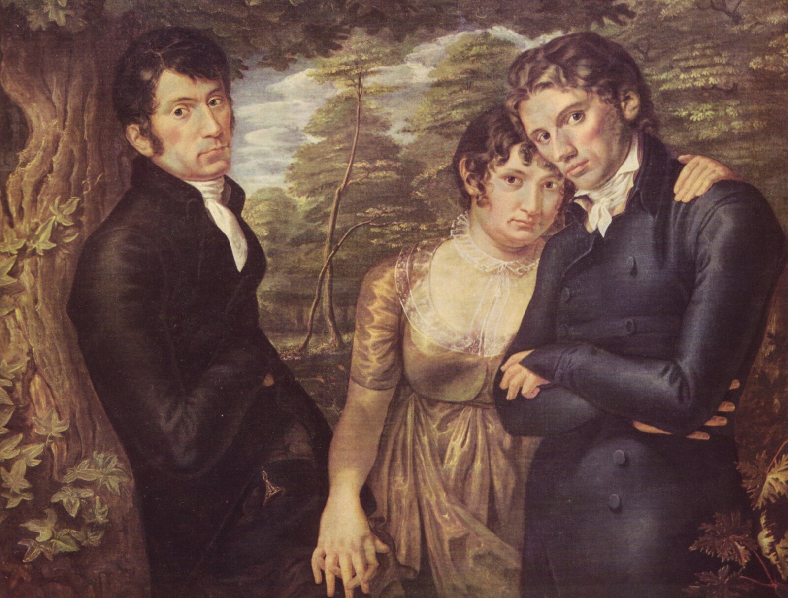 Obraz przedstawia troje ludzi w pozycji stojącej: dwóch mężczyzn i kobietę. Ich postaci widoczne są do wysokości ud. Kobieta ubrana jest w zwiewną suknię z przeźroczystym kołnierzykiem. Stoi pomiędzy dwoma mężczyznami, a bliżej niej stroi mężczyzna po prawej stronie obrazu. Obejmuje go ręką, która spoczywa na lewym ramieniu mężczyzny. Człowiek ten ubrany jest w surdut, na szyi ma fular, ręce trzyma splecione na brzuchu. Mężczyzna po drugiej stronie opiera się o pień drzewa. Ma na sobie czarny surdut i biały fular. Włosy ma krótkie, a grzywka zaczesana jest na lewą stronę twarzy. Jego prawa ręka schowana jest pod surdut, prawa dłoń splata się z prawą dłonią kobiety. W tle widoczne są drzewa. Wszystkie postaci wpatrują się w widza.