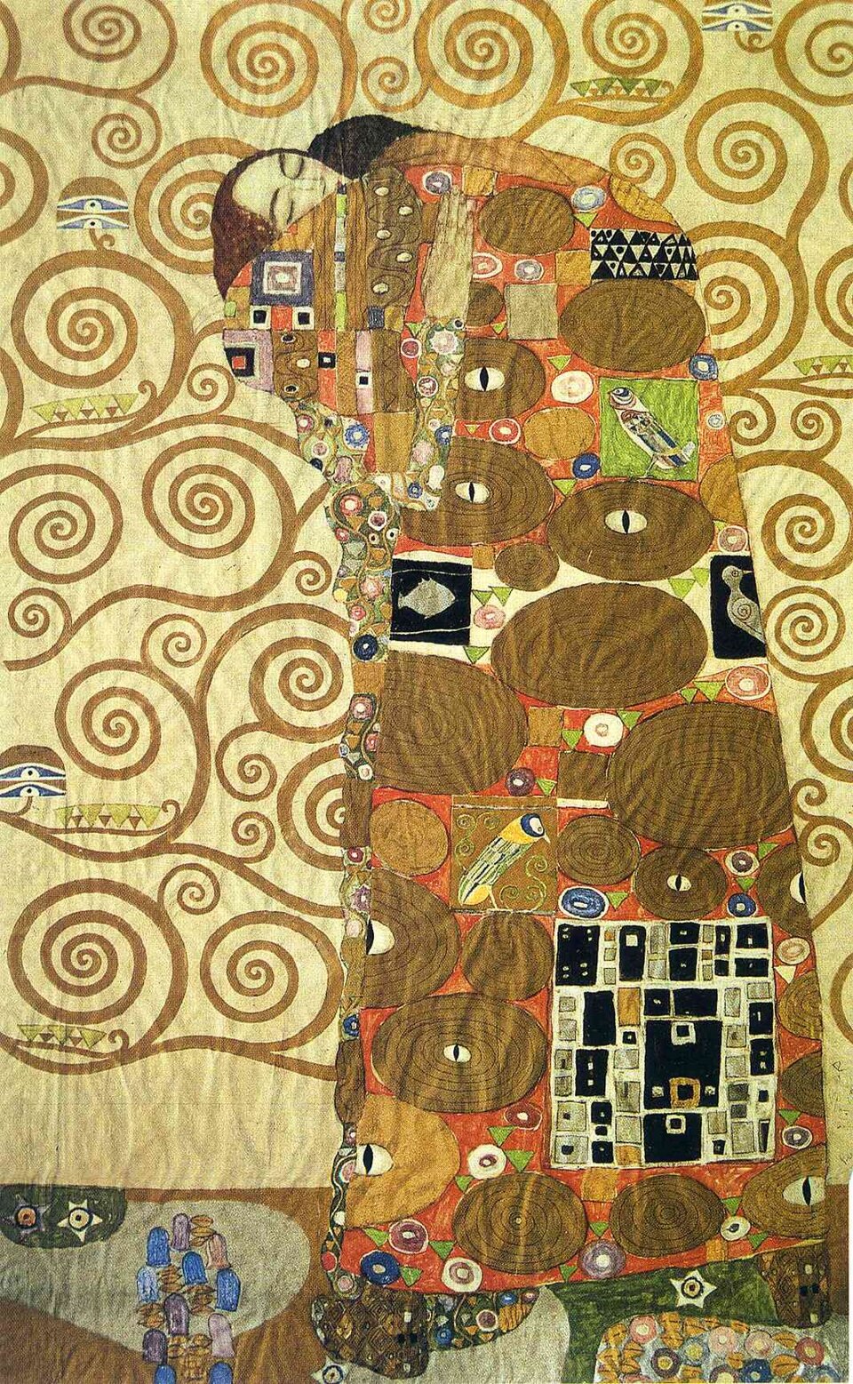 Ilustracja przedstawia obraz „Spełnienie” autorstwa Gustawa Klimta. Obraz ukazuje dwie przytulone do siebie postacie. Po prawej stronie znajduje się stylizowana postać w bogato zdobionym stroju, pokrytym geometrycznymi i spiralnymi ornamentami oraz motywami przypominającymi oczy. Postać pochyla głowę i obejmuje drugą osobę, widoczną częściowo po lewej stronie. Tło wypełniają liczne brązowe spirale na jasnym tle oraz stylizowane motywy roślinne i geometryczne. Kompozycja utrzymana jest w odcieniach złota, brązu, czerwieni, zieleni, bieli i czerni.