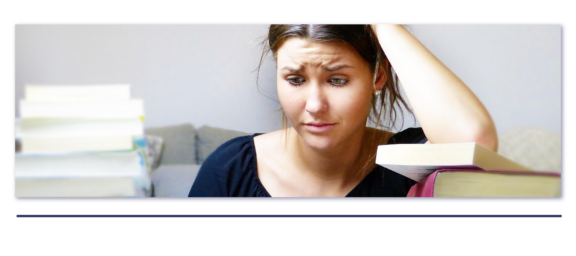 Ilustracja przedstawia młodą kobietę podpartą łokciem o książkę. Ma zmartwioną minę.