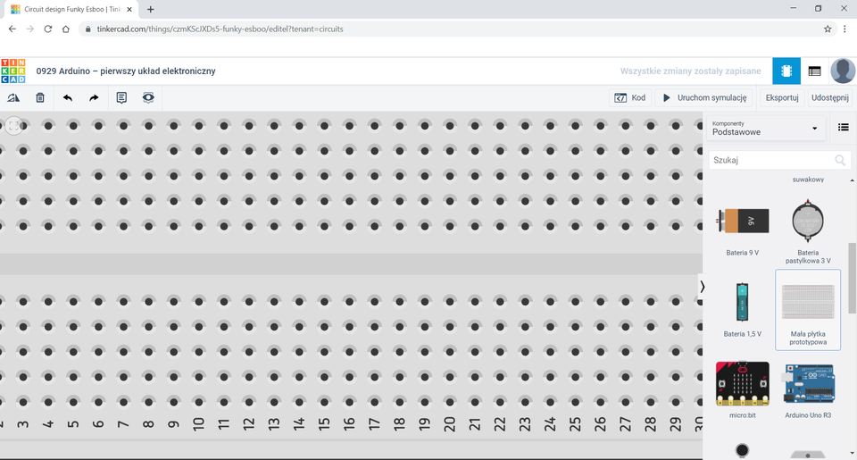 Na zrzucie ekranu przedstawione jest środowisko Tinkercad.  Ponad obszarem roboczym znajduję się tytuł: 0929 Arduino – pierwszy układ elektroniczny. W obszarze roboczym znajduje się fragment płytki stykowej. Na dole zapisana jest numeracja poszczególnych wierszy od 3 do 30. Po prawej stronie w oknie wybrano z listy Komponenty Podstawowe. Zaznaczona jest Mała płytka stykowa prototypowa. Nad nazwą znajduje się ilustracja przedstawiające płytkę stykową