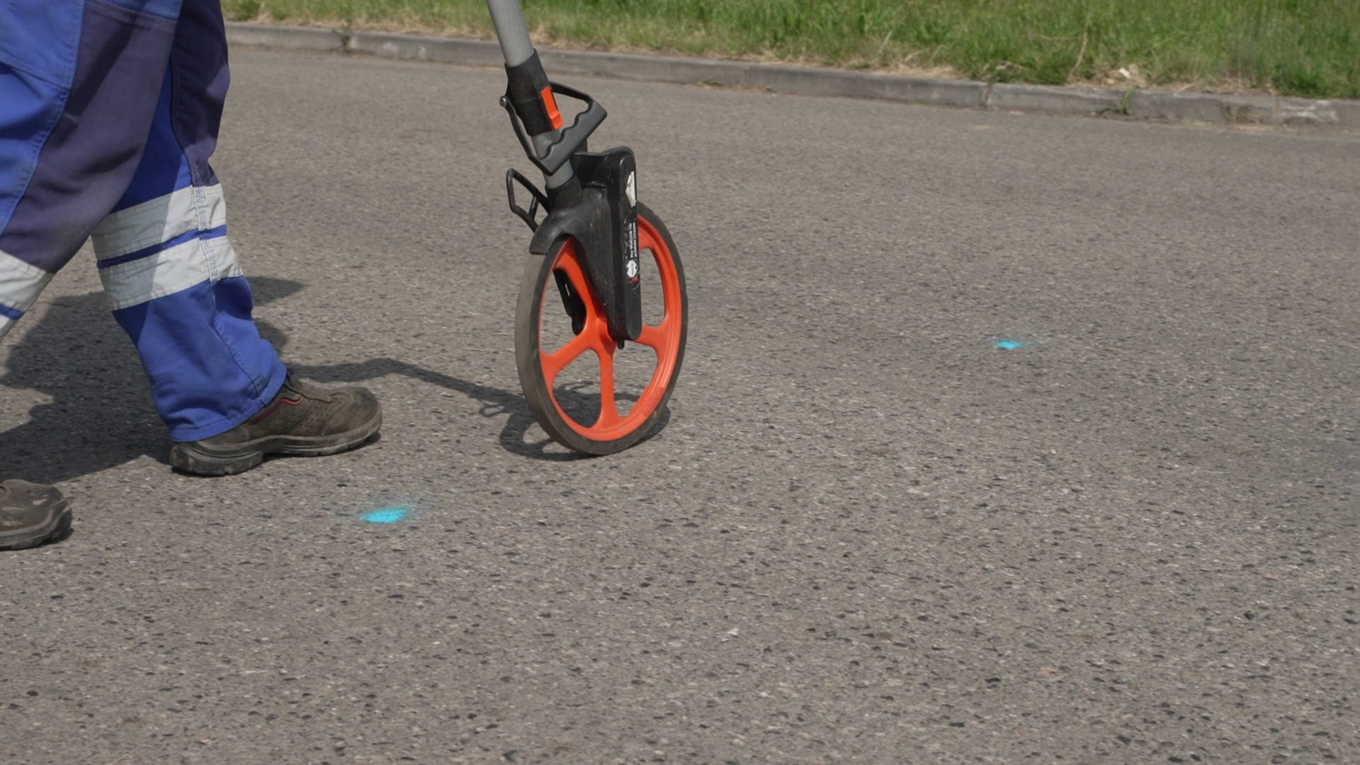 8. Oznakowanie – po zakończeniu wszystkich prac wprowadza się oznaczenie trasy rurociągu.