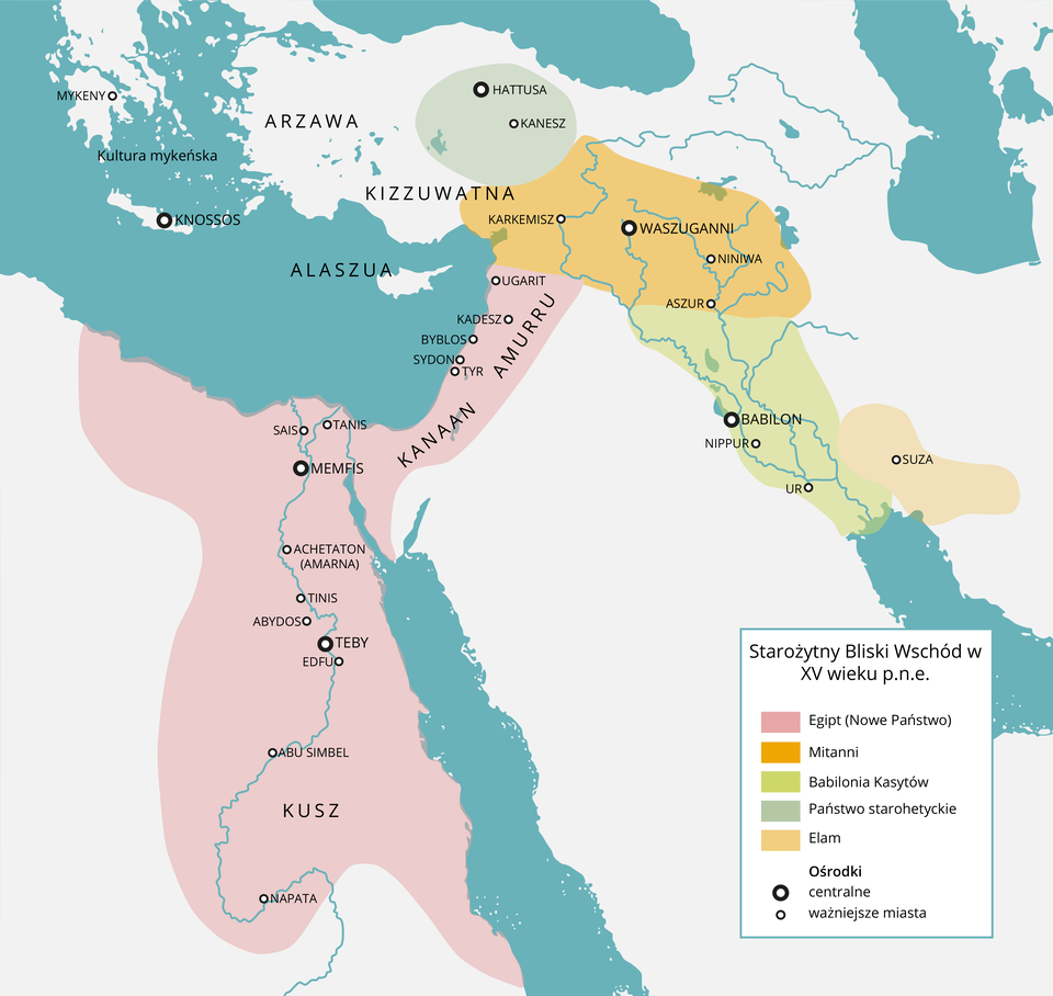 Ilustracja przedstawia mapę Bliskiego Wschodu. Na południu oznaczono Egipt z najważniejszymi krainami nad morzem i wzdłuż rzeki Nil: Kanaan, Amurru, Memfis, Teby, Kusz i Punt. Na wschodzie basenu Morza Śródziemnego oznaczono tereny Mitanni z głównym miastem Waszuganni, Babilonia Kasytów z głównym miastem Babilon, Elam z głównym miastem Suza oraz Państwo starohetyckie z głównym miastem Hattusa.
