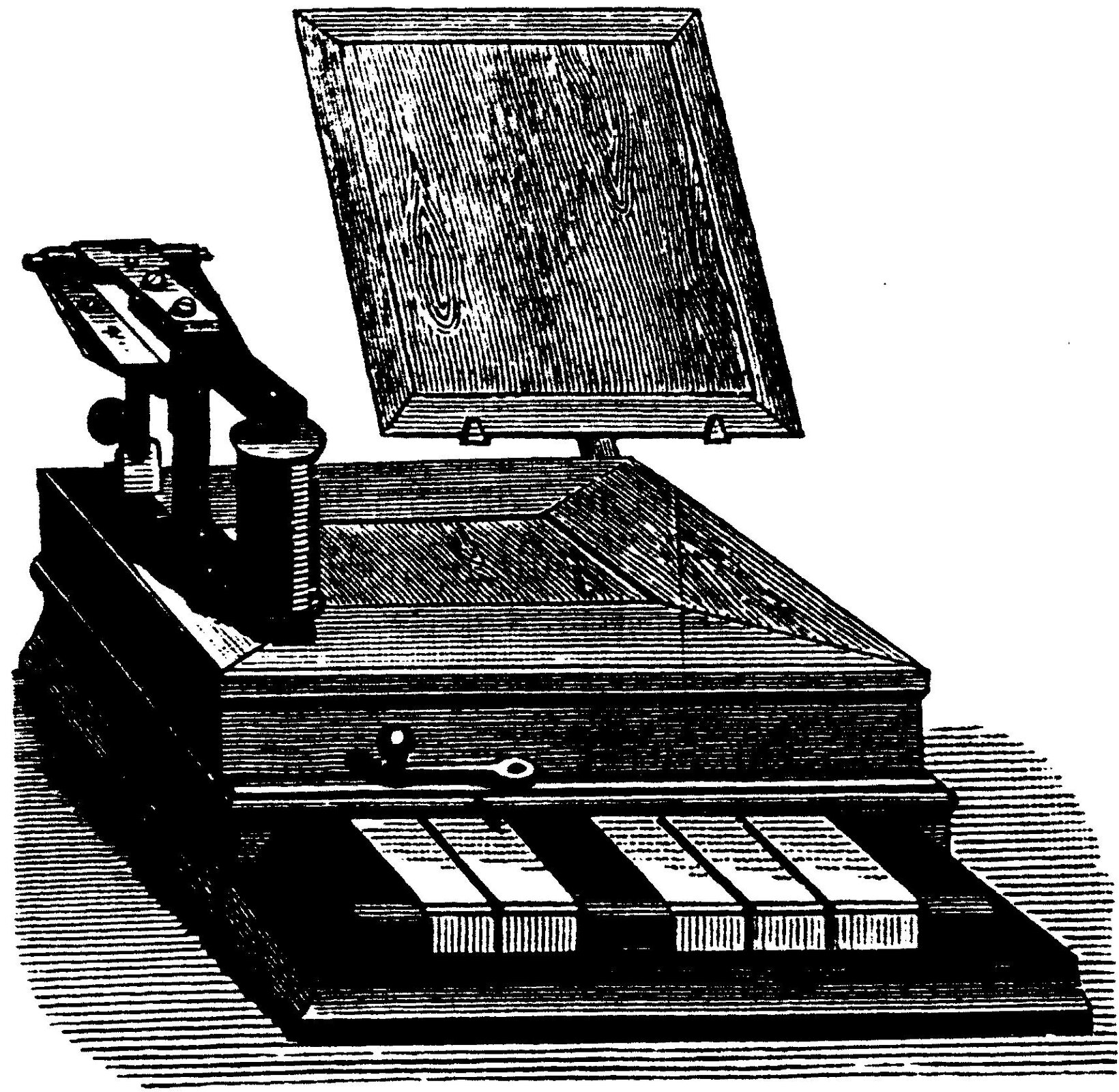 Ilustracja w formie szkicu przedstawiająca telegraf. Z przodu widoczna jest stacja nadawcza i wskazówka, która pokazuje litery alfabetu. Tylna część to sporej wielkości pudło ze stacją odbiorczą.