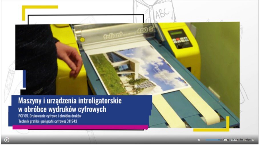 Zdjęcie przedstawia widok ujęcia początkowego filmu zatytułowanego Maszyny i urządzenia introligatorskie w obróbce wydruków cyfrowych.