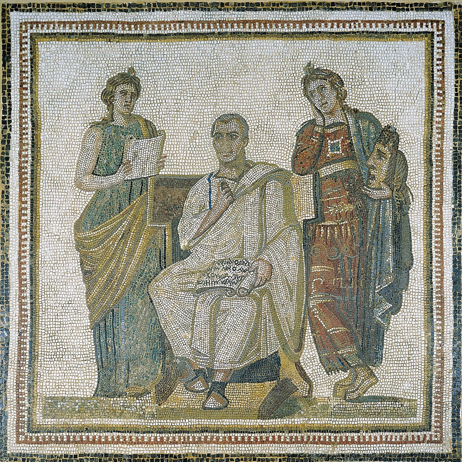 Ilustracja przedstawia Wergiliusza na rzymskiej mozaice. Wergiliusz został przedstawiony jako mężczyzna w średnim wieku, siedzi na krześle, ubrany jest w białą szatę, trzyma na kolanach papirus. Obok mężczyzny znajdują się dwie postaci. Kobieta po lewej stronie ubrana jest w niebieską suknię, i w dłoniach trzyma papirus. Mężczyzna stojący z prawej strony Wergiliusza opiera się ręką o krzesło, , w jednej dłoni trzyma drewnianą maskę, drugą podtrzymuje głowę. 