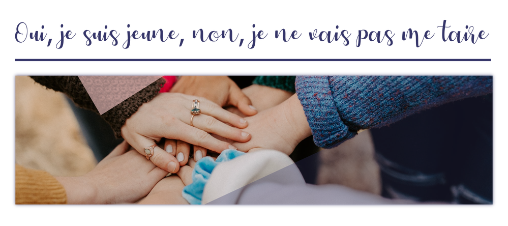 Zdjęcie przedstawia zbliżenie na dłonie różnych osób, położone na sobie jedna na drugiej, w geście jedności i zgody.