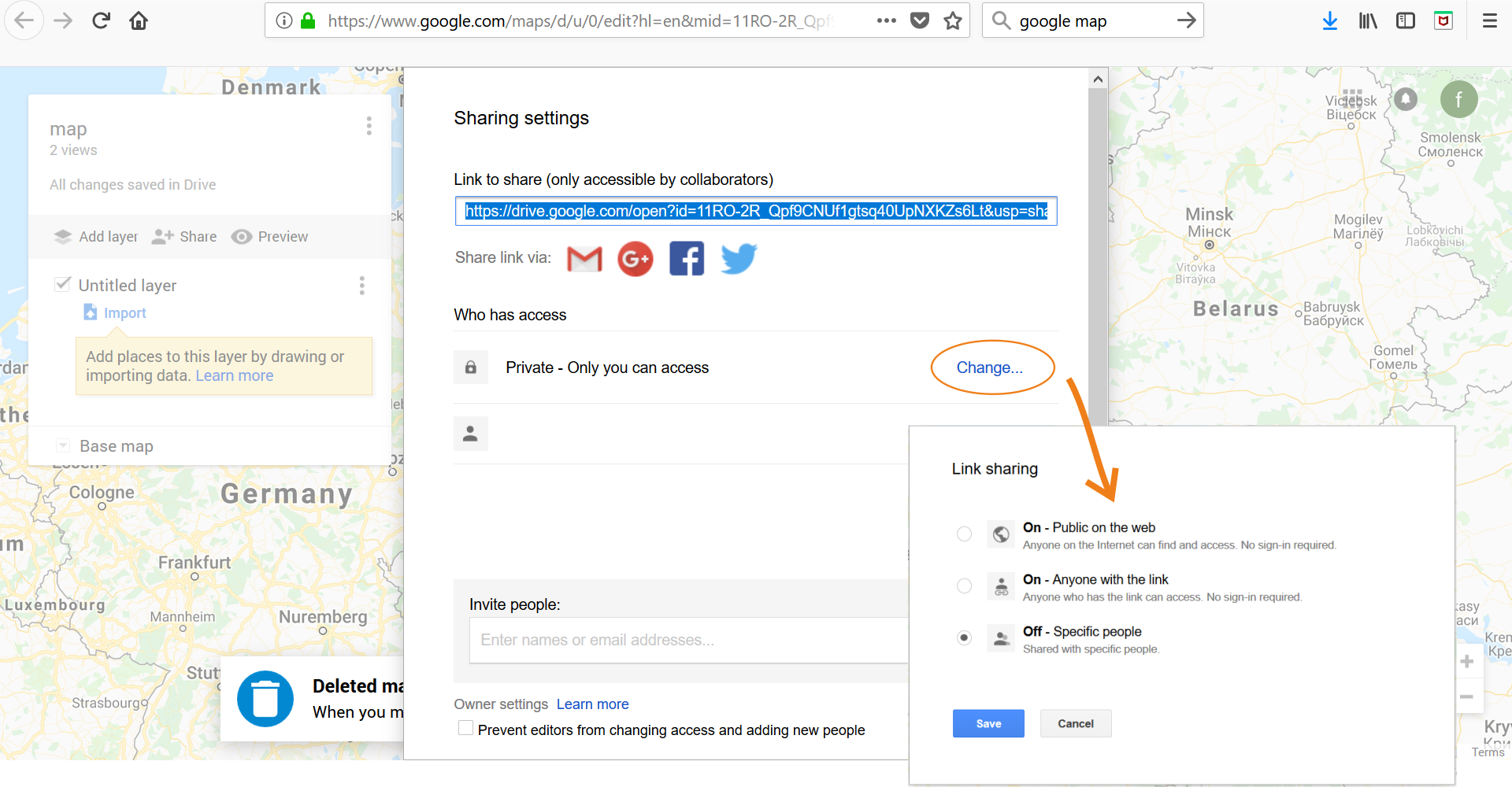 Na ilustracji przedstawiona jest sekwencja zrzutów ekranu z wyszukiwarki Google przedstawiająca kolejność wyświetlania się paneli prowadząca do podzielenia się stworzoną przez siebie mapą z innymi użytkownikami. Tło okna stanowi fragment mapy Europy. Po lewej stronie okna znajduje się formatka zrestytuowana Map (został nadany tytuł). Po wybraniu z menu przycisku Sharing pojawia się formularz zatytułowany Sharing settings. Pod tytułem okno tekstowe z linkiem do mapy zatytułowane Lik to share (only accessible by collaborators). Pod nim napis Share via i ikony programów Gmail. Google+, Facebook, Twitter. Poniżej napis Who has access, pod nim ikona z kłódką oraz napis Private - Only you can access. Dalej po prawej stronie link Changes... Niżej ikona przedstawiająca w sposób uproszczony głowę i ramiona człowieka. Na dole formatki pole tekstowe Invite people. Pod nim Owner setting z linkiem do pomocy Learn more oraz checkbox Prevent editors from changing access and adding new people. Po wybraniu linku Change pojawia się formatka, na której można zmienić prawa dostępu do mapy. Widoczne są trzy radiobuttony: On - Public on the web (Anyone on the Internet can find and access. No sign-in required.); On - Anyone with the link (Anyone who has link can access. No sign-in required.); Off - Specific people (Shared with specific people). Na dole dwa przyciski Save oraz Cancel.