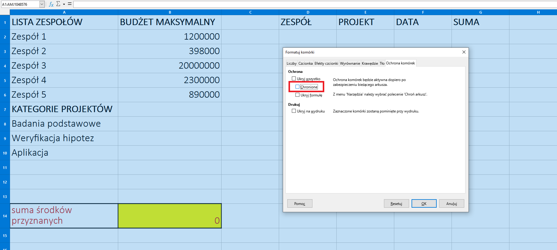 Ilustracja przedstawia arkusz kalkulacyjny. W komórce A1 jest napis: Lista zespołów, w A7 Kategorie projektów, w B1 Budżet maksymalny, w D1 Zespół, w E1 Projekt, w F1 Data, w G1 Suma. Tam, gdzie Zespół, Projekt, Data, Suma komórki kolumn są puste. Na dole arkusza w kolumnie A jest suma środków przyznanych, obok - w kolumnie B - jest żółta komórka z cyfrą zero. Cały arkusz zaznaczono na kolor niebieski. Na tle arkusza wyświetla się okno dialogowe o nazwie: Poprawność danych. Wybrano zakładkę: Ochrona komórek. Tam w opcji Ochrona zaznaczono: Chronione. Zastosowano przycisk OK.