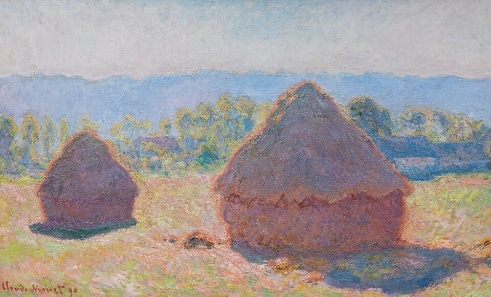 Ilustracja przedstawia obraz Claude'a Moneta, "Stogi zboża w jasnym świetle słonecznym". Na pierwszym planie kompozycji znajdują się dwa stogi zboża, tło stanowią delikatnie zarysowane drzewa i wzgórza w lekko błękitnym odcieniu. Obraz malowany jest w pełnym, ostrym świetle słonecznym, w południe. Dominują ciepłe, złote i żółtawe tony, przechodzące w pomarańcze i róże oraz stonowane jasne błękity w głębi. Cienie są krótkie, intensywne i kontrastowe, w chłodnych fioletach i błękitach, co podkreśla temperaturę światła. Monet nie maluje światła realistycznie — raczej oddaje jego wrażenie, temperaturę. 