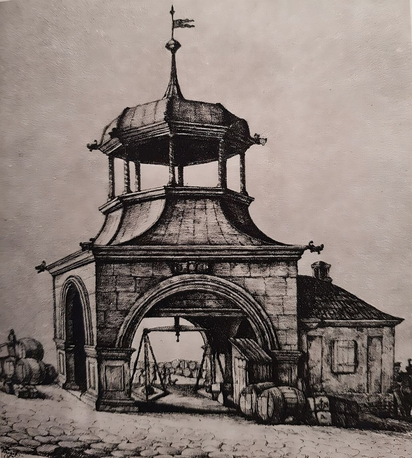 Ilustracja przedstawia niewielki budynek o podstawie kwadratu, zadaszony kopułą, do którego wnętrza prowadzą trzy pełnołukowe portale. W środku znajduje się podwieszona pod sufitem waga szalkowa. Budynek pomocniczy zlokalizowany jest po prawej stronie konstrukcji. Dookoła zabudowy wagi miejskiej drewniane beczki. 