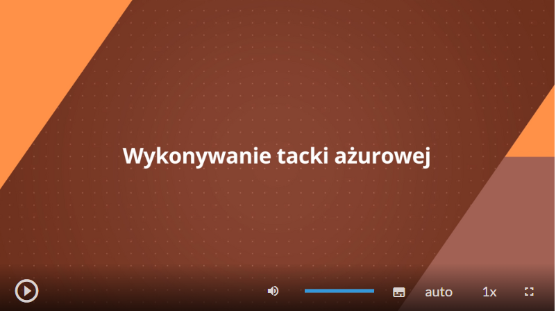 Grafika przedstawia przykładowy ekran odtwarzania filmu. W dolnej jego części widać przyciski, które są szczegółowo opisane w dalszej części tekstu pod grafiką.