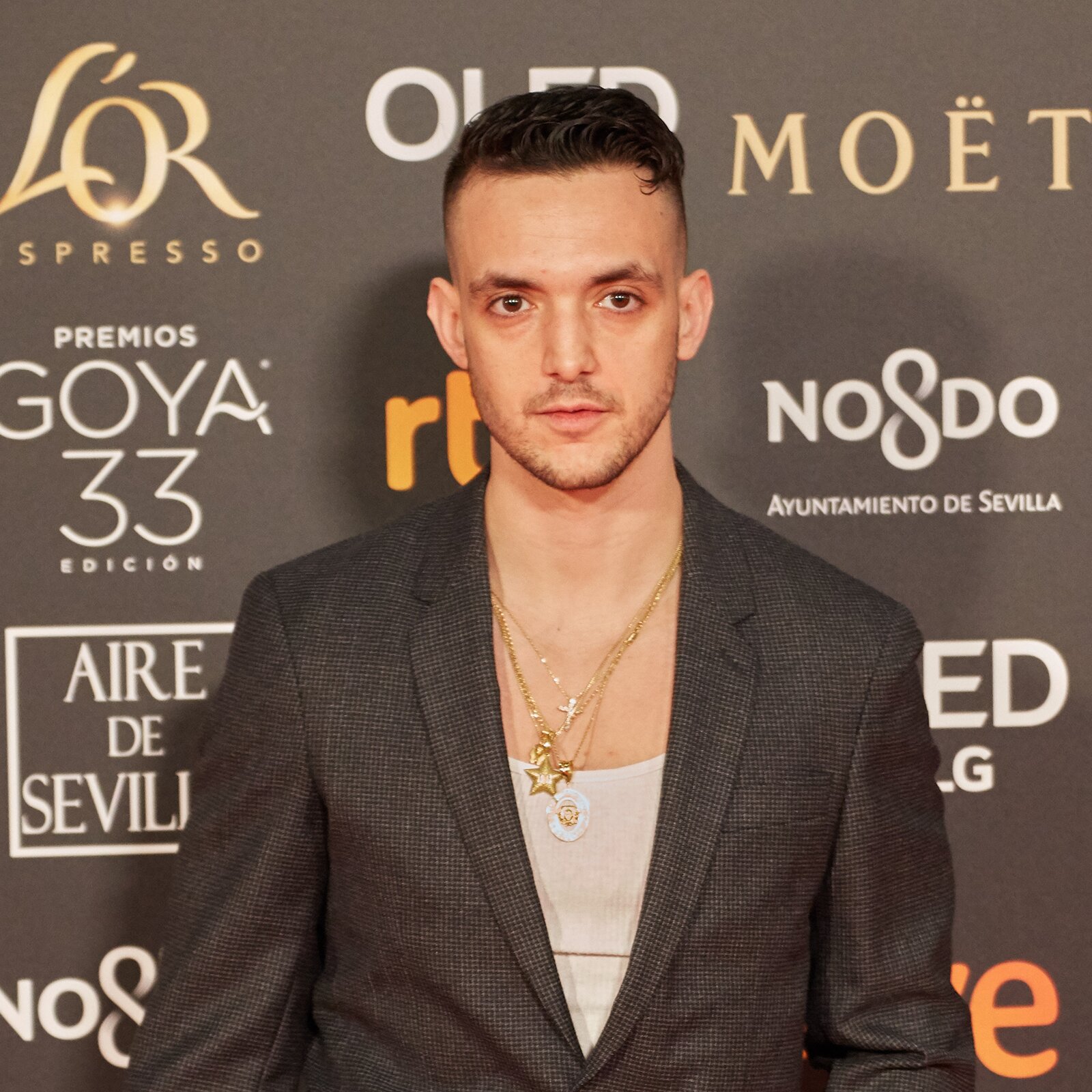 Na zdjęciu widoczny jest piosenkarz C. Tangana.