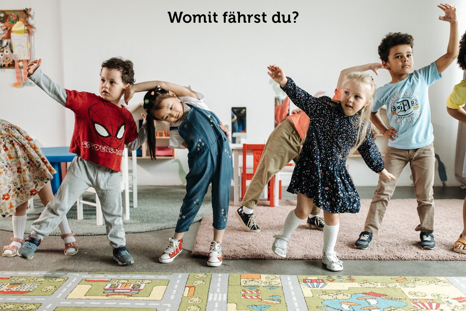 Kinder machen Gesten