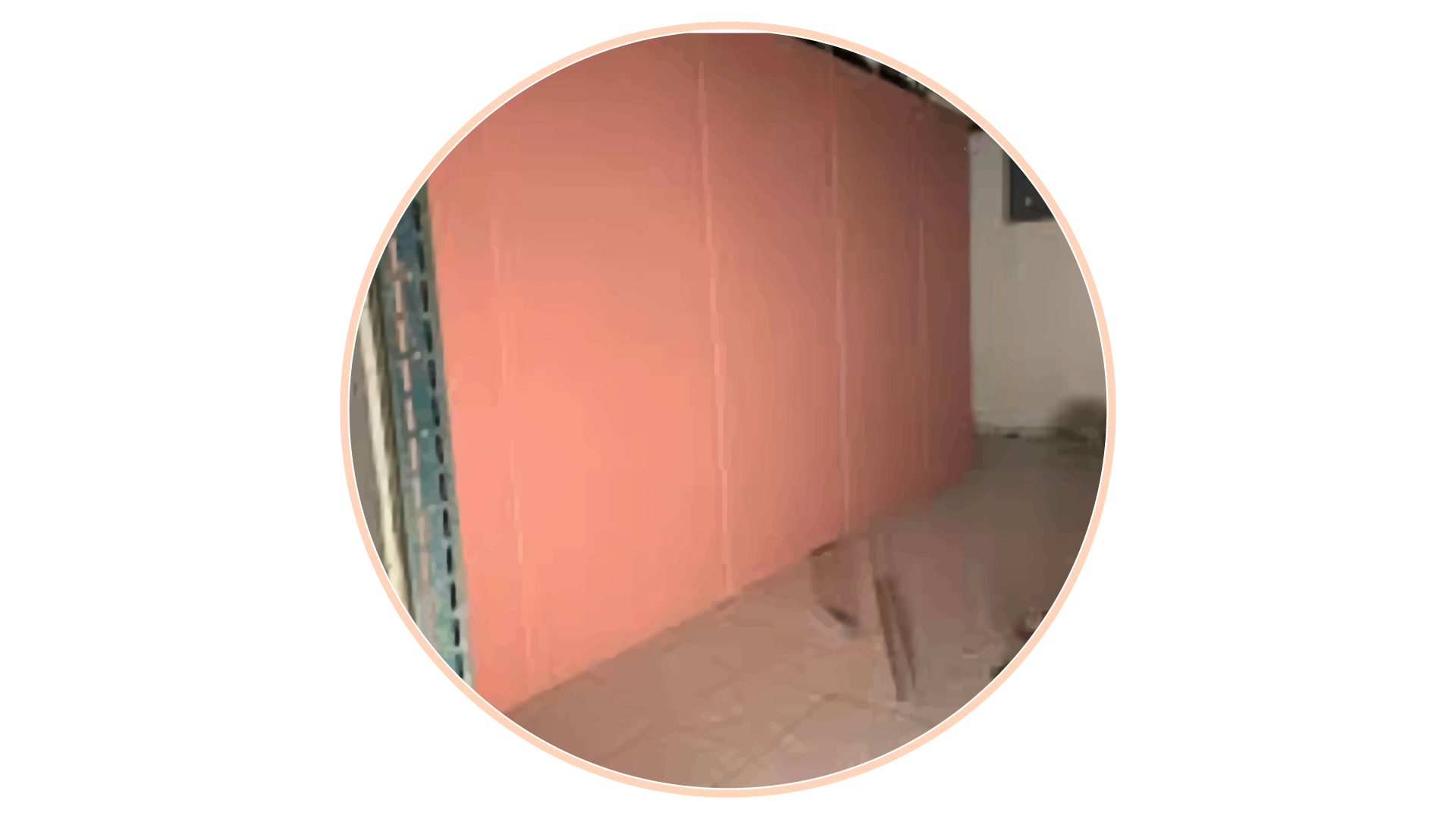 Grafika przedstawia poprawnie wykonaną izolację ogniochronną ściany działowej z płytą ogniową. Grafika zawiera ścianę szczelnie wyłożoną płytami ogniowymi.